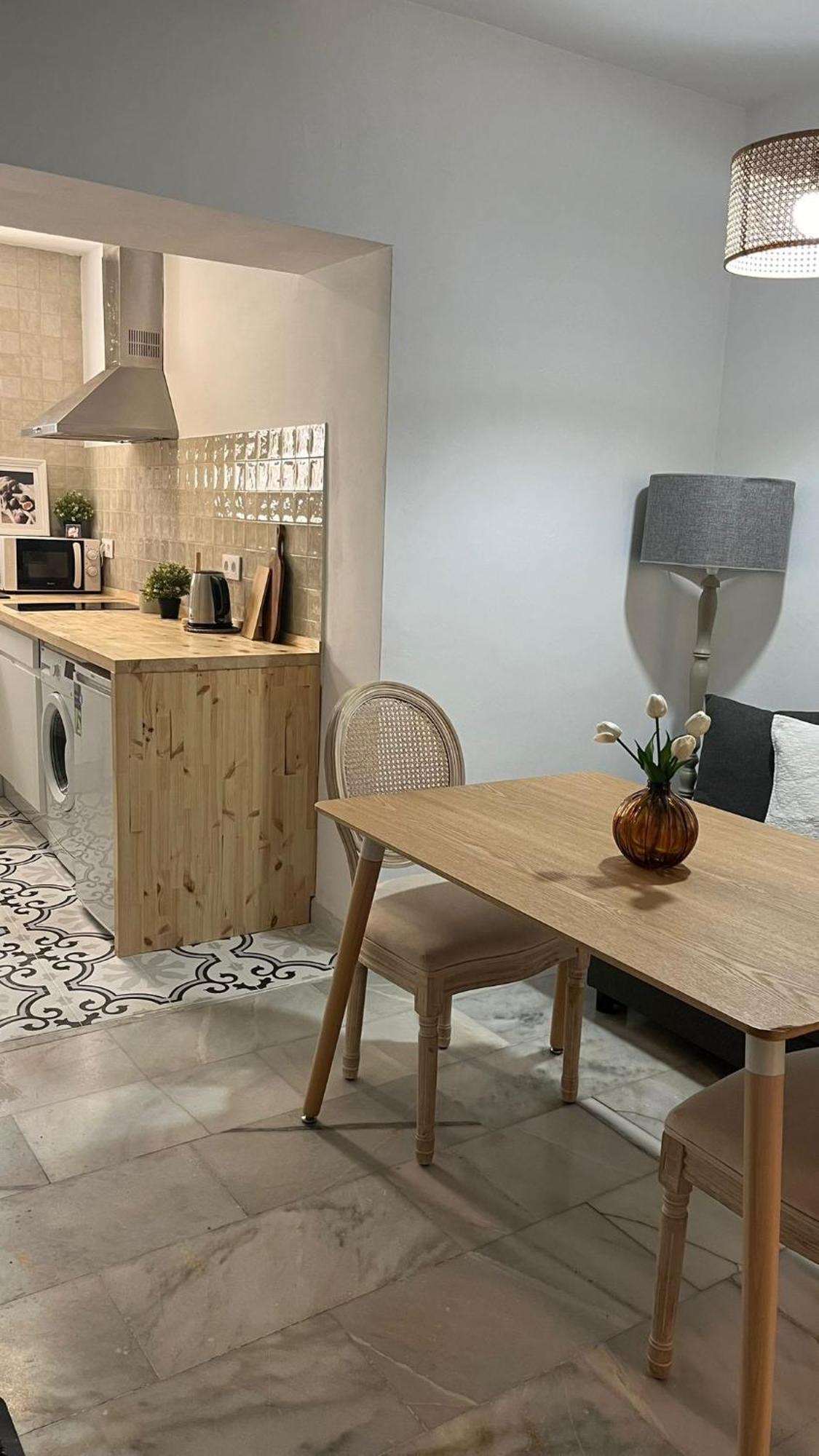 Apartamento En Casco Antiguo - Plaza De La Gavidia Севиля Екстериор снимка